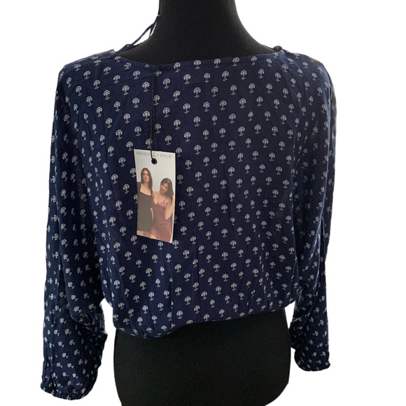 NWT Kendall + Kylie Indigo Ditsy Blouse - Picture 3 of 4
